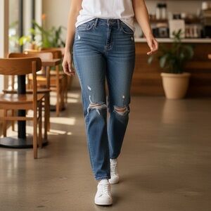 NWT ✨Cello Blue Distressed Straight Leg Jeans✨